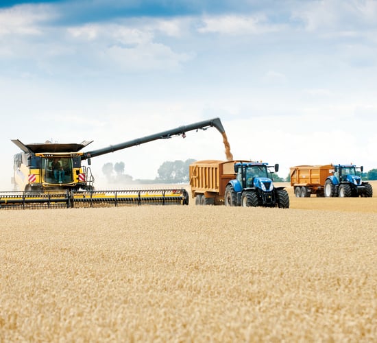 Combine breaks world record harvesting almost 800t in 8 hrs