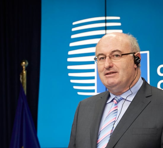 Commission looking at ways to incentivise farmers to cut milk production - Hogan