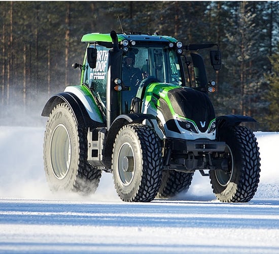 Video: Rally champion sets record for worlds fastest tractor