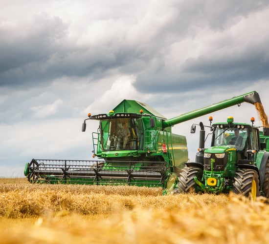 John Deere W and T Series redesigned for 2016 harvest