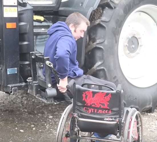 Video: Back in the tractor cab with the help of a chair lift!