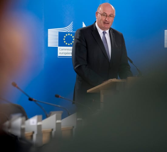 Commission announces measures to solve dairy crisis