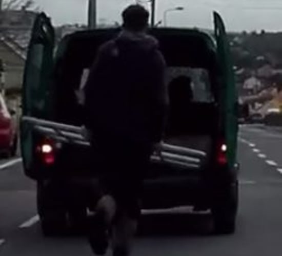 Video: This is how you move a gate in Co. Kerry!