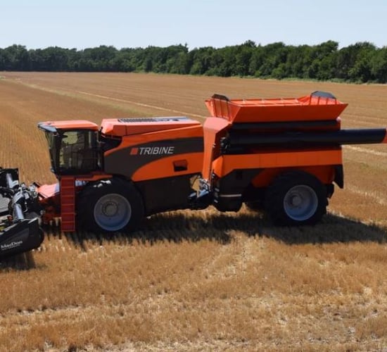 Video: 590 horsepower Tribine combine rolls of the production line in the US