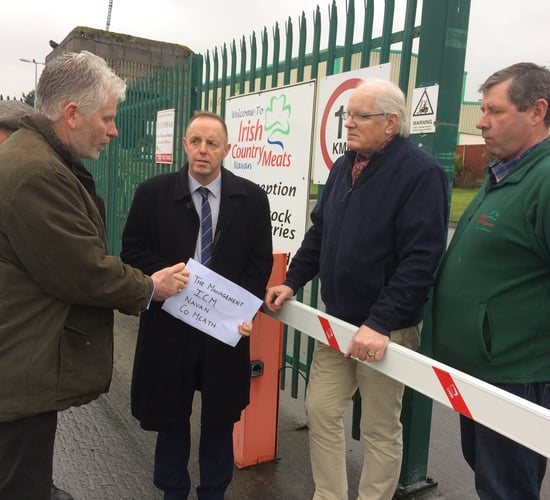 Pics: ICSA holds sheep price protest outside Irish Country Meats
