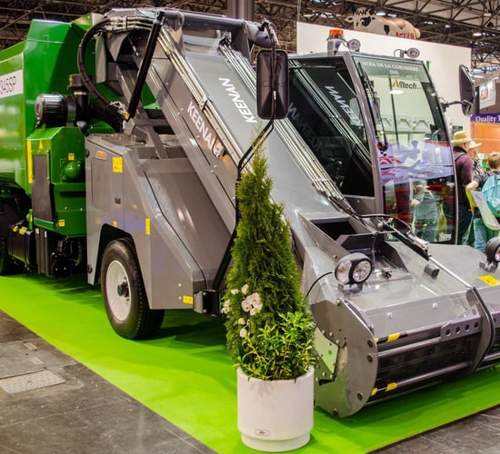 Self-propelled diet feeder 'loads' up for the 'Ploughing'