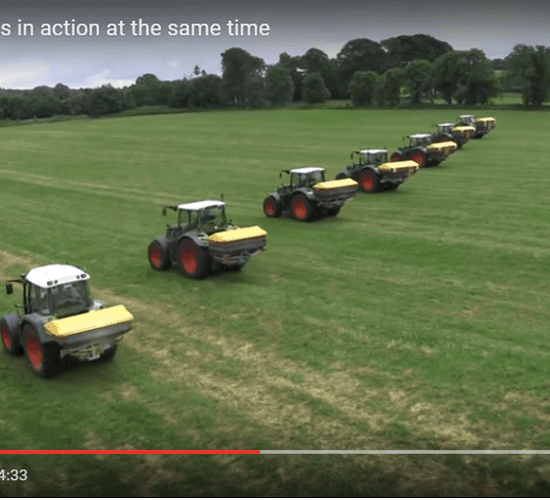 7 fertiliser spreaders and Fendt tractors in one field...in Co. Offaly