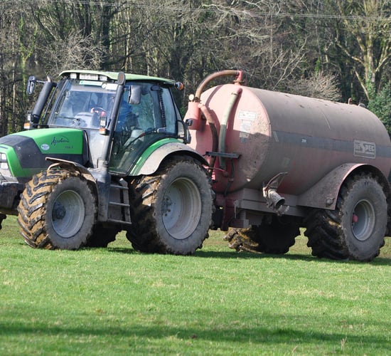 'Grants for low-emission slurry machinery must include contractors'