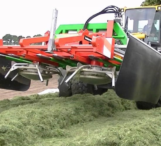 Another way to push up silage: Is it a haybob or a buck-rake?