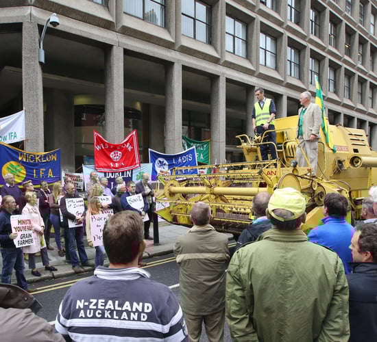 Video: Combine harvester joins IFA protest in Dublin city