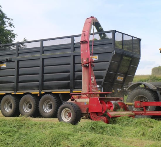 New high-capacity Smyth trailer employs 'forced' steering system