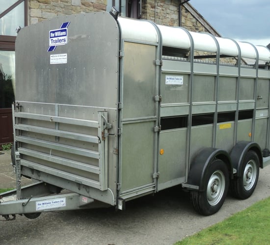 Leitrim man gets lift home from airport...in cattle trailer