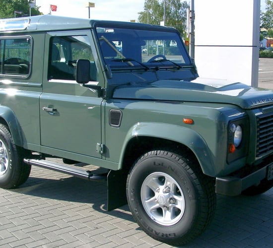 Video: Thieves continue to target Land Rover Defenders