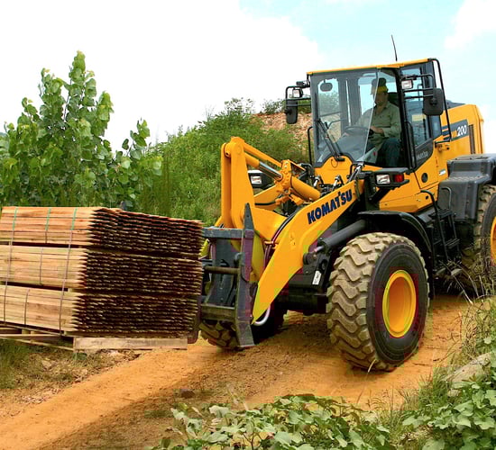 12t loader completes Japanese giant's 'Dash 8' line-up