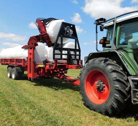 Video: Is this the best way to load and carry wrapped bales?