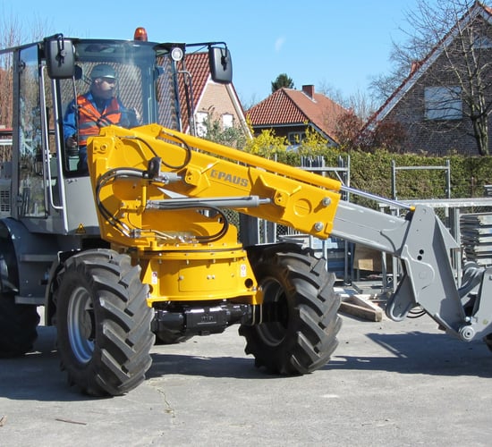 'Paus' for thought...with this 'double-jointed' loader