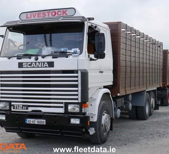 Nostalgic livestock lorry flies flag for farming at 'Full of the Pipe'