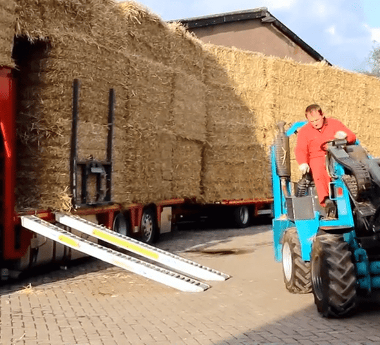 Is this the ultimate way to haul and unload straw?
