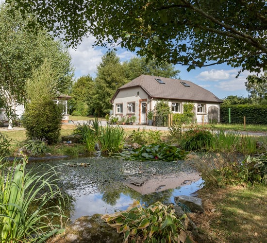 South-east dwelling on 5.9ac 'The Oaks' goes on the market