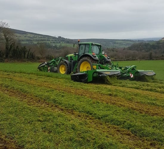 Video: Cork contractor taking out grass for bales...in January
