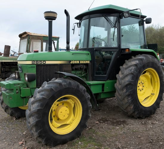 Auction report: Almost £19,000 for a 27-year-old John Deere 2850