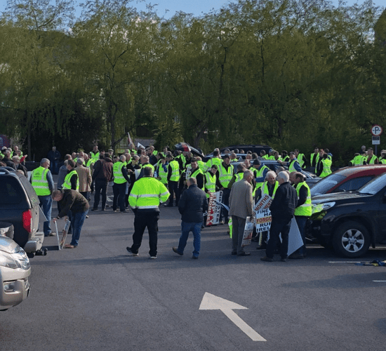 Farmer mediators 'endorsed to represent 10 picket lines'