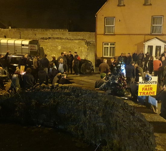 Farmers to continue protests in Rathdowney