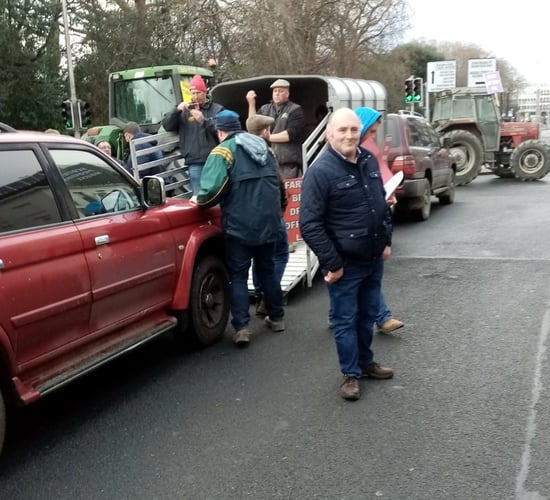 Protesters to 'stay the night' to continue Dublin picket