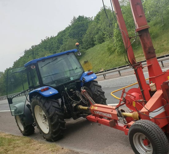 Police pull tractor driver for motorway mishap on M1