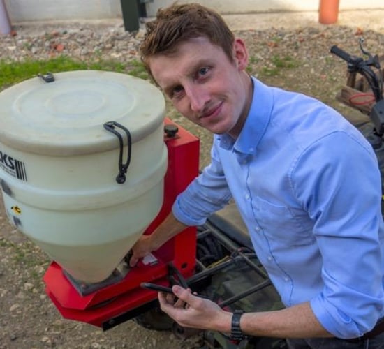 Achieving accurate slug pellet application using an app