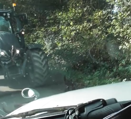 Video: Tractor rams 4X4 during dispute over hunting