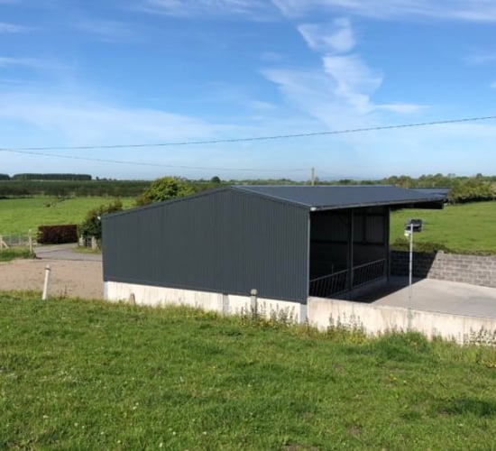 Back In Focus: A cheap and tidy 3-bay slatted unit for 20 cows in Co. Galway