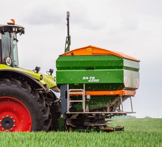 Amazone gets smarter with new booms and sensors for fertiliser spreading