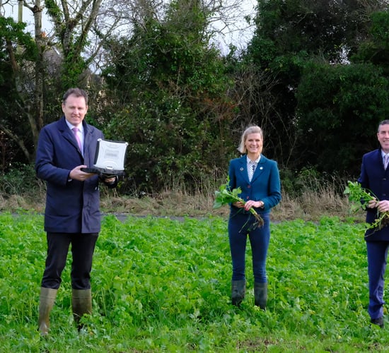 Ministers launch pilot Farm Environmental Study
