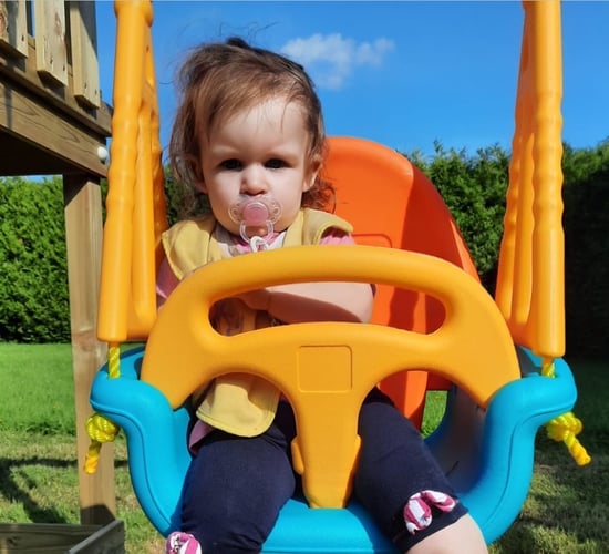 Contracting community support run for child with sight loss