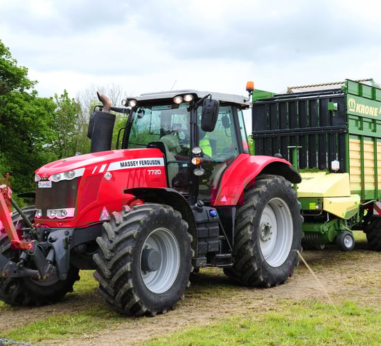 2022 tractor sales dominated by larger machines