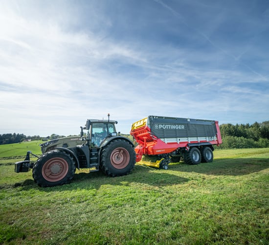 Machinery: Pottinger JUMBO 8000 forage wagon series