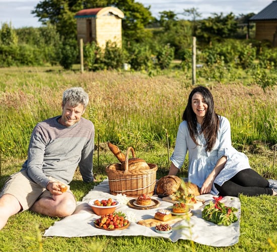 Self-sustainable bakers working with the seasons and without carbon footprint