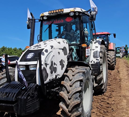 Tractor Dakar takes to the fields of Lithuania