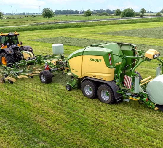Krone BaleTrain saves time and fuel by reducing field passes