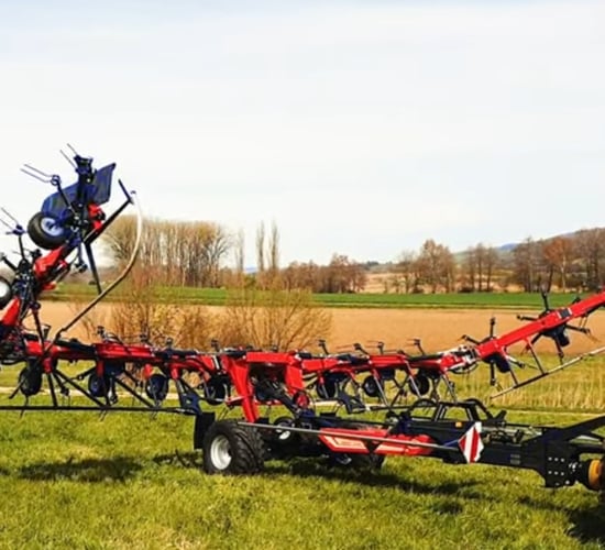 Vicon trailed tedders take the small rotor route