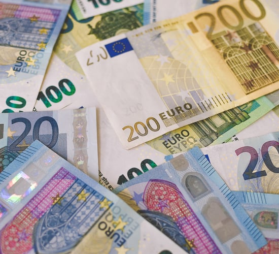 Central bank: Demand still strong for cash withdrawals