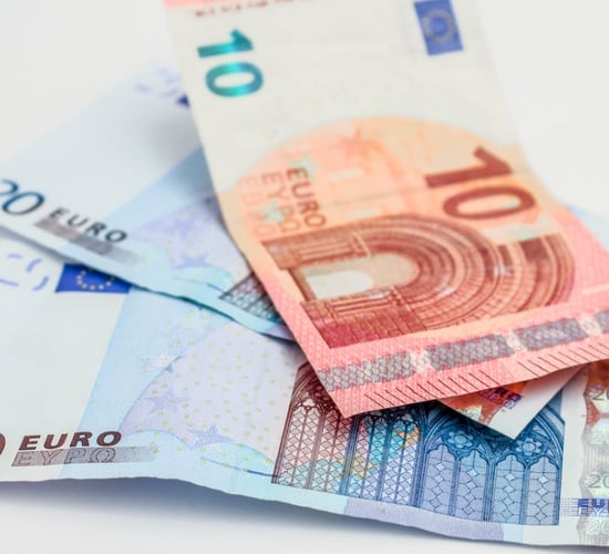 Lenders urged to pass interest rate cut back to farmers