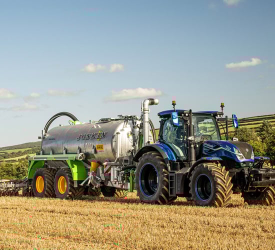 New Holland introduces first LNG tractor