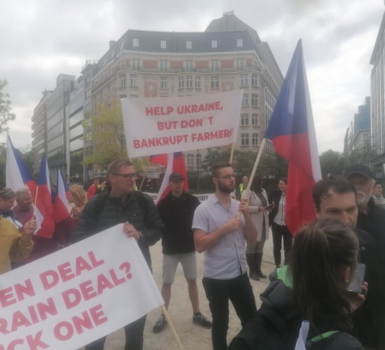 Eastern European farmers protest against imports from Ukraine