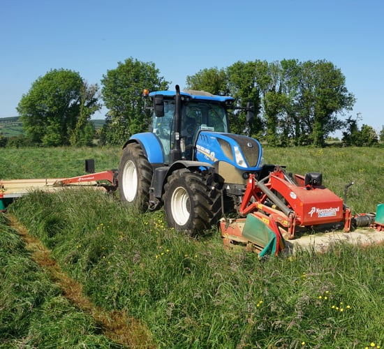 Focus: Contracting with a lightweight Kverneland in Limerick
