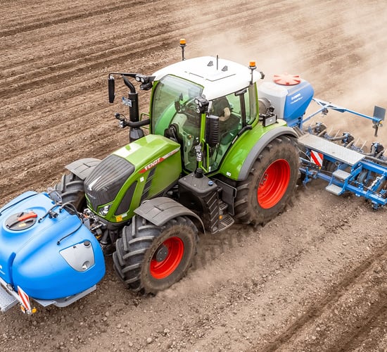 Lemken merges hoeing and spraying into one operation