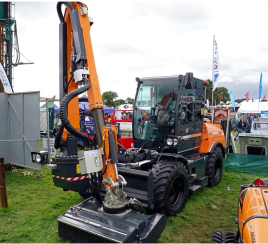 Self-propelled hedge cutter makes Irish debut