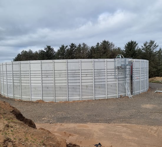 Report: Government urged to include contractors in farm support