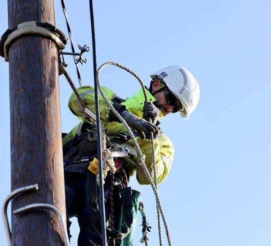 Storm Floris: 10,000 homes, farms and businesses without power